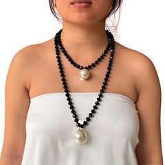 Bella Sphera Necklace Black and Pearl
